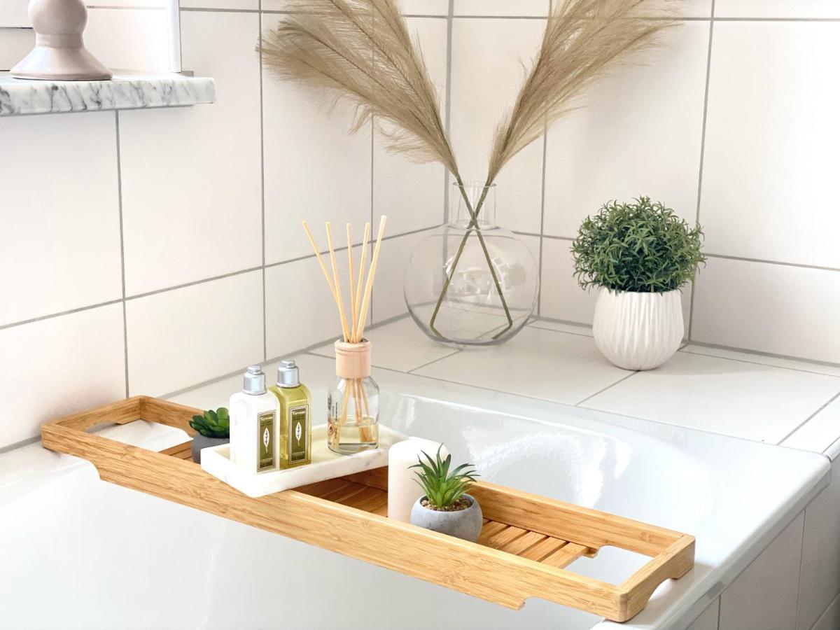 Roni -111qm Luxury Loft -near Center And Clinics -netflix -terrace -close To Thermal Apartament *